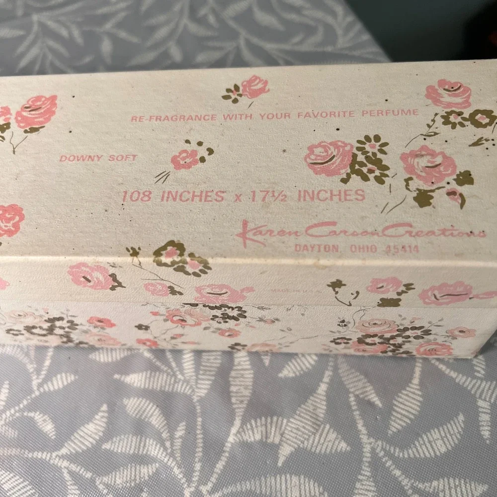 Vtg Polyfab Scented Drawer Lining Karen Carson Creations‎ Cherub Floral 108x17.5